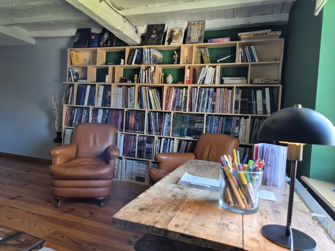 Bibliothèque - salon de La Pause de Fromiée